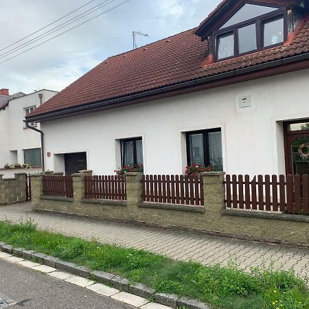 Tolarova Apartman Pardubice Zewnętrze zdjęcie
